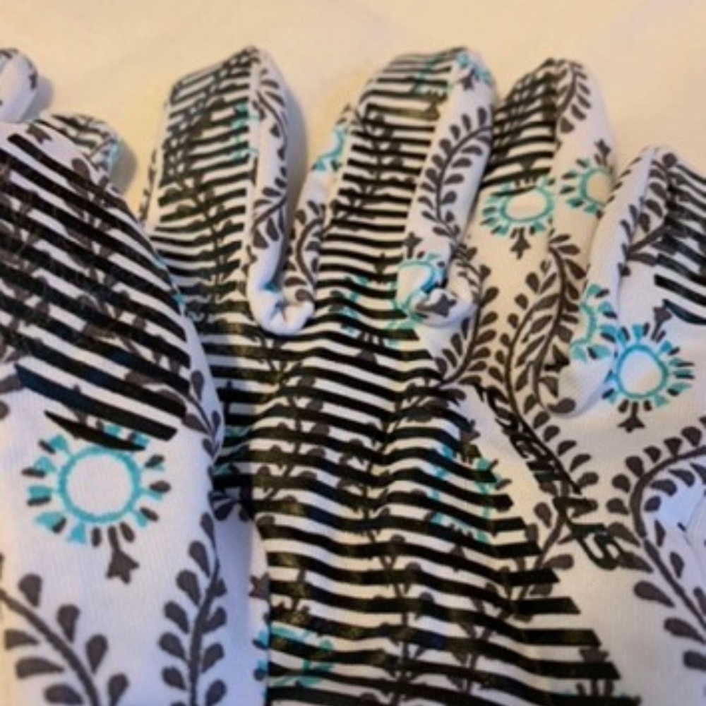 Pattern Gloves with Grip